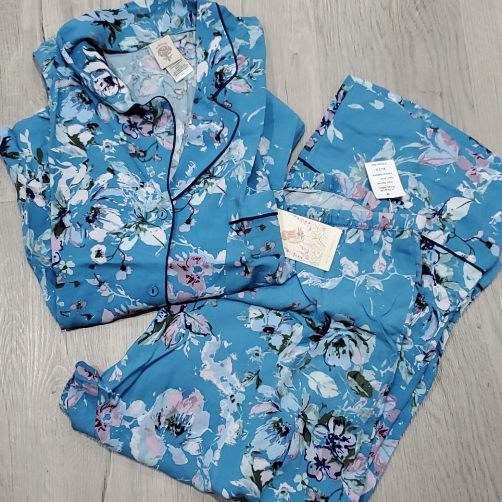 In Bloom Floral Pajamas Set Top+Pants XL Brand new